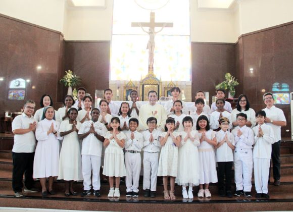 83 Anak Menerima Komuni Pertama di Gereja Katolik Kristus Raja Ungaran